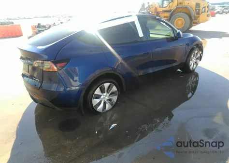 2024 Tesla Model Y from USA, damaged, VIN 7SAYGDEE7RA239148